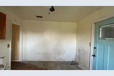 4505 Quails Lane, Fort Worth, TX 76119 - Photo 10