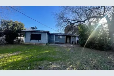 4505 Quails Lane, Fort Worth, TX 76119 - Photo 4