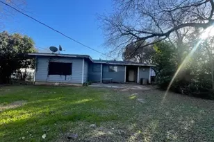 4505 Quails Ln, Fort Worth, TX 76119 - Photo 4