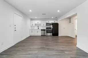 321 E 8th St, Dallas, TX 75203 - Photo 10