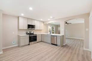 211 Garlock St, Wilmer, TX 75172 - Photo 10