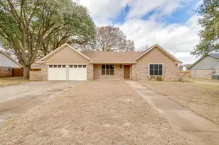 1114 Willow Creek Rd, Cleburne, TX 76033 - Photo 1