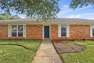 1607 Arrowhead Dr, Pantego, TX 76013 - Photo 2