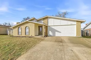 7208 Baird Dr, Fort Worth, TX 76134 - Photo 2