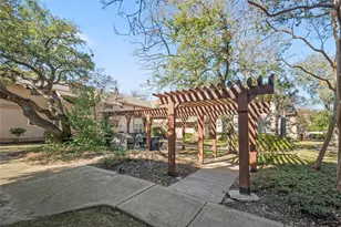 10574 High Hollows Dr, Dallas, TX 75230 - Photo 22