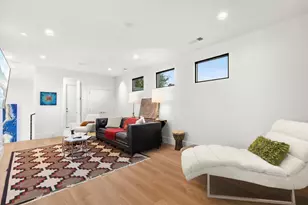 3771 Almazan Dr, Dallas, TX 75220 - Photo 30