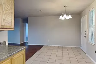 215 Bobbie Ann Ct, Granbury, TX 76049 - Photo 4