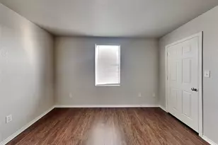 215 Bobbie Ann Ct, Granbury, TX 76049 - Photo 6