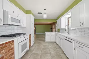 6049 Wimbleton Way, Fort Worth, TX 76133 - Photo 6