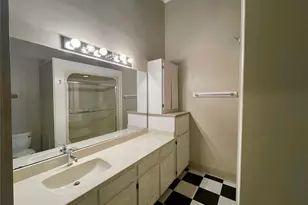 105 W Hickory St, Denton, TX 76201 - Photo 14