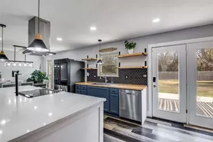 1017 Meadow Creek Dr, Lancaster, TX 75146 - Photo 12