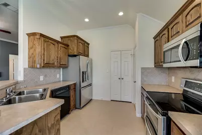 121 Price Circle, Hackberry, TX 75036 - Photo 8