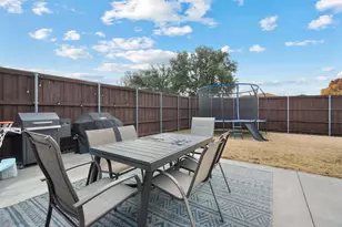 2000 Greenview Dr, Carrollton, TX 75010 - Photo 26