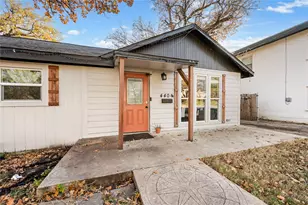 4404 Newman Dr, Haltom City, TX 76117 - Photo 4