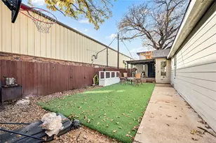 4404 Newman Dr, Haltom City, TX 76117 - Photo 26