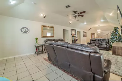 3934 Harlingen Street, Dallas, TX 75212 - Photo 4