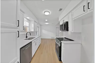 825 Meadowdale Road, Arlington, TX 76017 - Photo 4