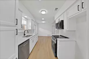 825 Meadowdale Rd, Arlington, TX 76017 - Photo 4