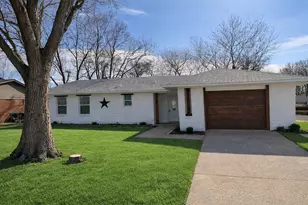 2105 Proctor Dr, Grand Prairie, TX 75051 - Photo 1