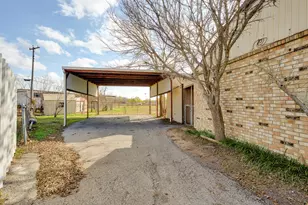 129 Collins Ct, Blue Mound, TX 76131 - Photo 8