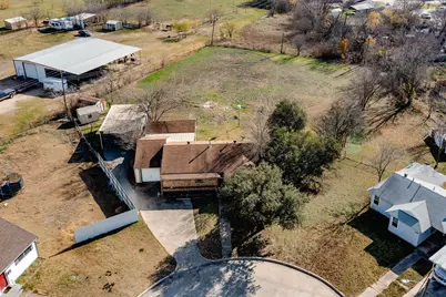 129 Collins Court, Blue Mound, TX 76131 - Photo 2