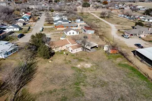 129 Collins Ct, Blue Mound, TX 76131 - Photo 4