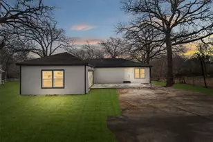 153 Avondale Ave, Azle, TX 76020 - Photo 2