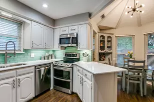 605 Oak Ln, Grapevine, TX 76051 - Photo 10