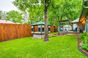 605 Oak Ln, Grapevine, TX 76051 - Photo 30