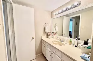 1415 Meadowood Village Dr, Fort Worth, TX 76120 - Photo 16