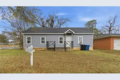 613 W Murray Street, Denison, TX 75020 - Photo 1