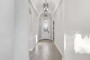 1486 Highland Park Cir, Granbury, TX 76048 - Photo 6