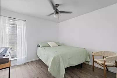 2706 Meadow Bluff Lane, Dallas, TX 75237 - Photo 20