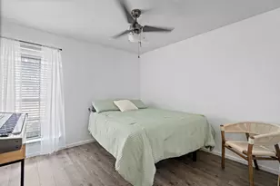 2706 Meadow Bluff Ln, Dallas, TX 75237 - Photo 20