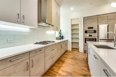 426 W 9th Street #209, Dallas, TX 75208 - Photo 8