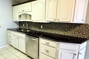 4014 Ridglea Country Club Dr, Fort Worth, TX 76126 - Photo 8