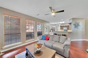 9352 Riverwalk Ln, Irving, TX 75063 - Photo 8