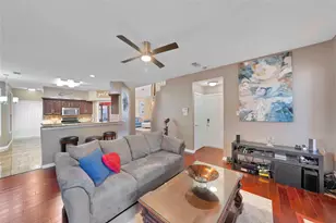 9352 Riverwalk Ln, Irving, TX 75063 - Photo 18