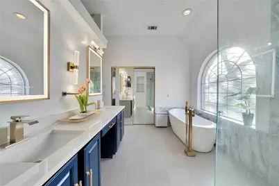 9352 Riverwalk Lane, Irving, TX 75063 - Photo 32