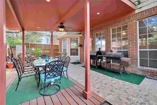 9352 Riverwalk Ln, Irving, TX 75063 - Photo 38