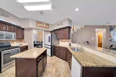 9352 Riverwalk Lane, Irving, TX 75063 - Photo 6
