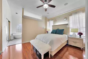 9352 Riverwalk Ln, Irving, TX 75063 - Photo 28