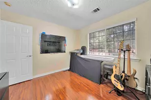 9352 Riverwalk Ln, Irving, TX 75063 - Photo 22