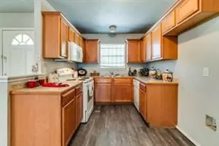 1416 E Mulkey St, Fort Worth, TX 76104 - Photo 8