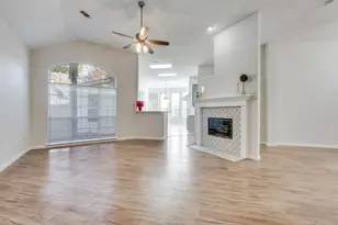 214 Jennifer Ln, Arlington, TX 76002 - Photo 2