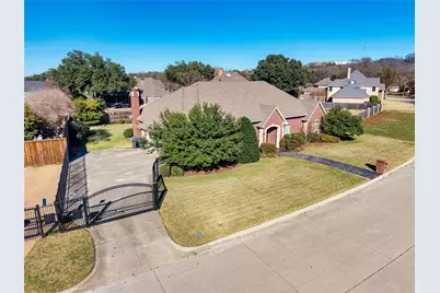 6600 Meadows West Drive S, Fort Worth, TX 76132 - Photo 2