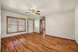 1090 W Elm St, Stephenville, TX 76401 - Photo 6