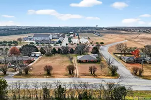 3928 W Houston St, Sherman, TX 75092 - Photo 2