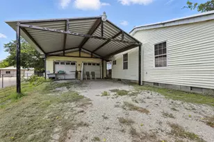 221 E 7th St, Weatherford, TX 76086 - Photo 2