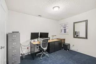 2421 Parkwood Dr, Grand Prairie, TX 75050 - Photo 10